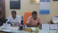 অধ্যক্ষ পদের দাবিদার দুজন, চেয়ার দখলে চলছে টানাটানি